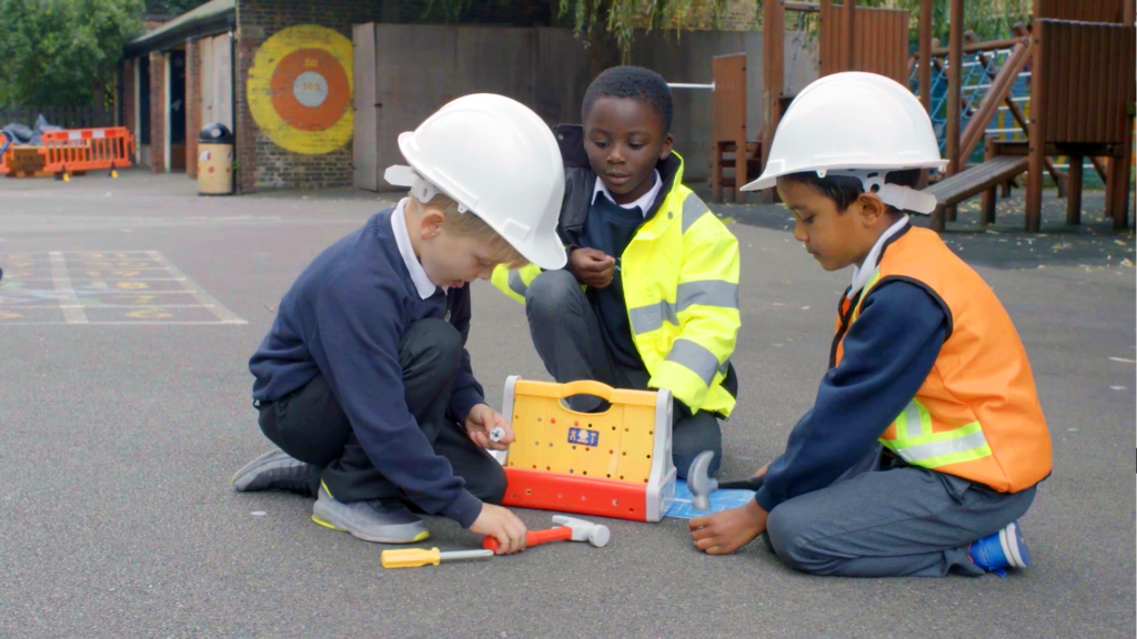 Children playing (construction)